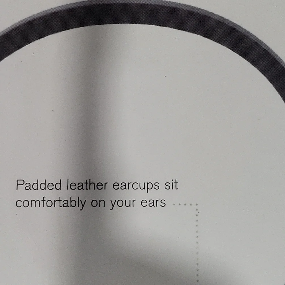 NIB Brookstone Black Compact Wireless Headphones